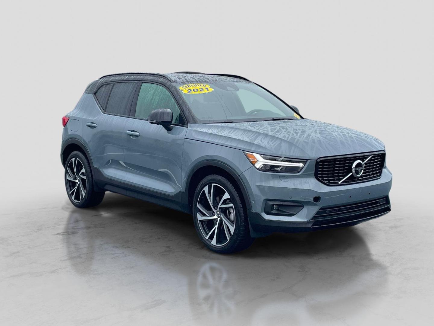 2021 Volvo XC40 T5 R-Design AWD's photo