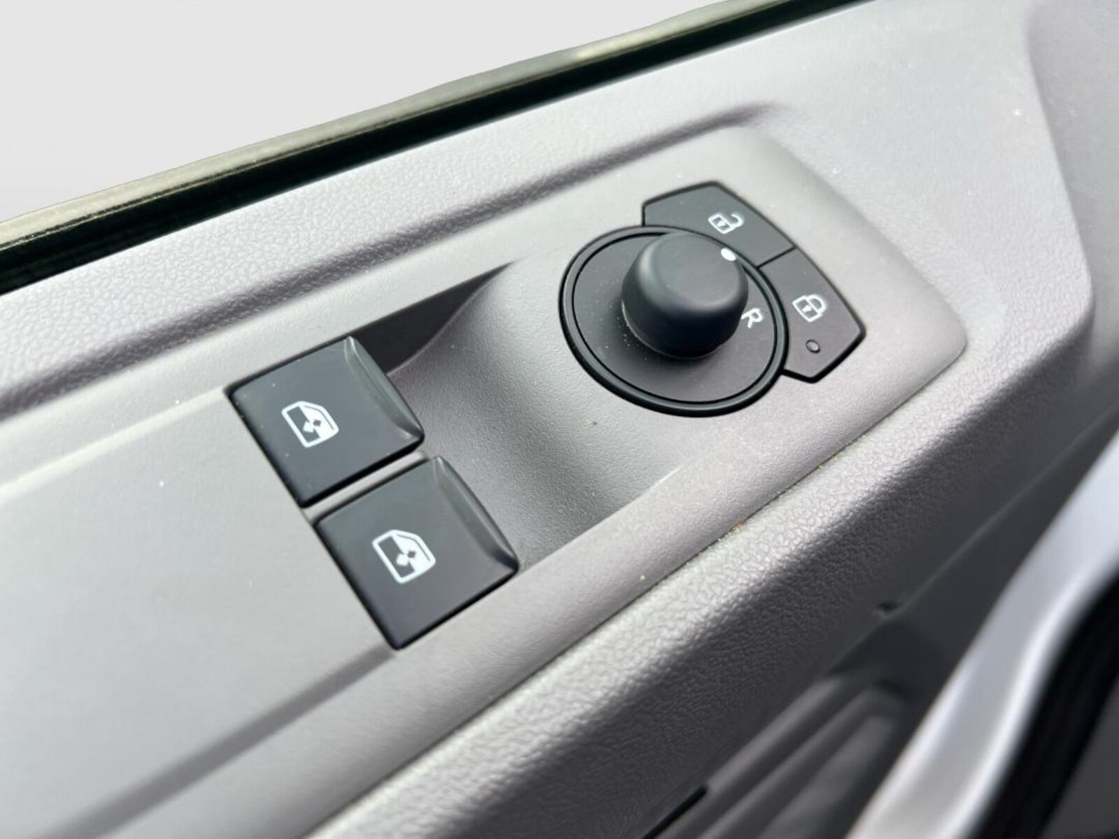 Volkswagen Transporter Kasten langer Radstand – Bild 19