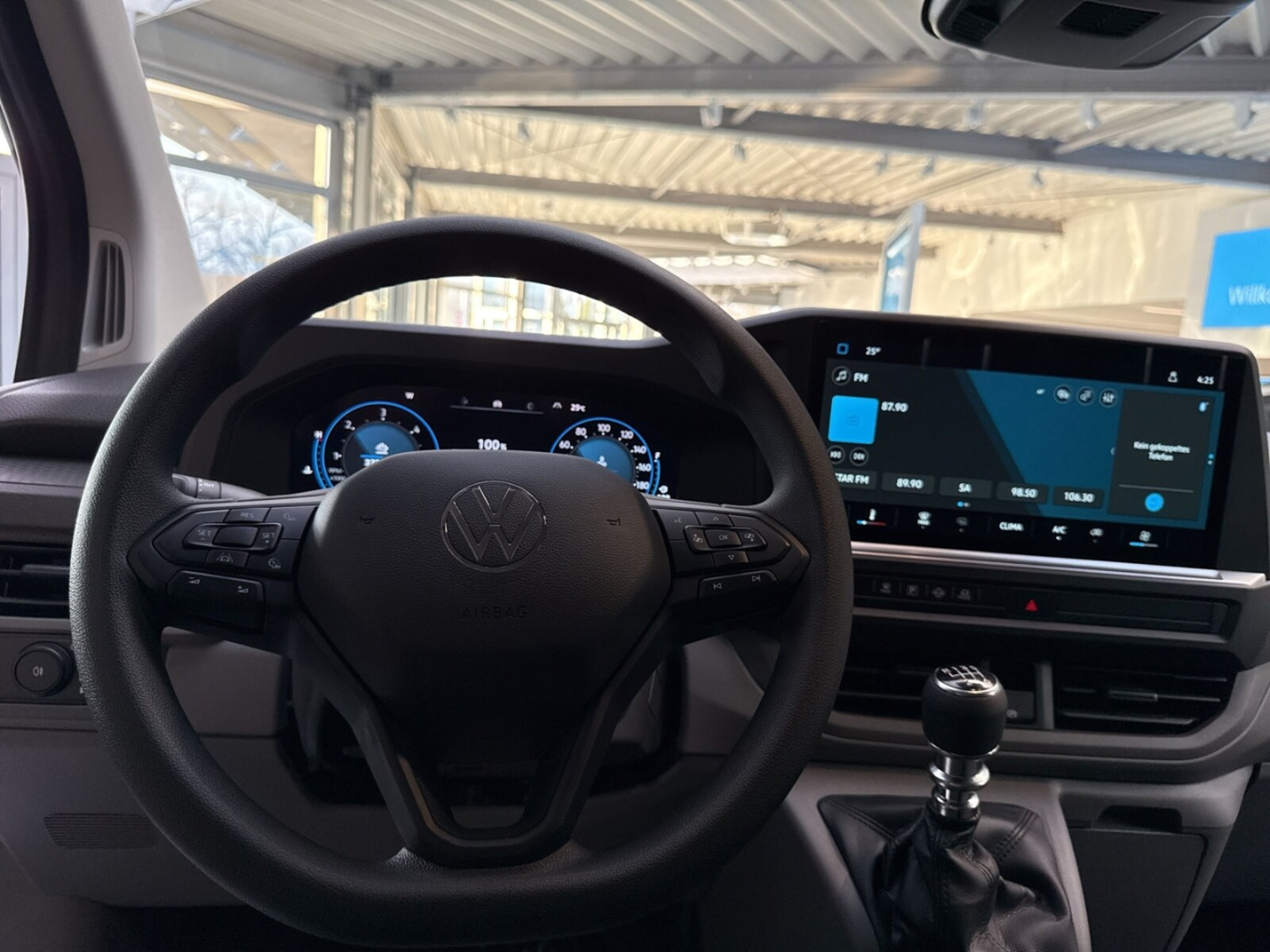 Volkswagen Transporter Kasten langer Radstand – Bild 9