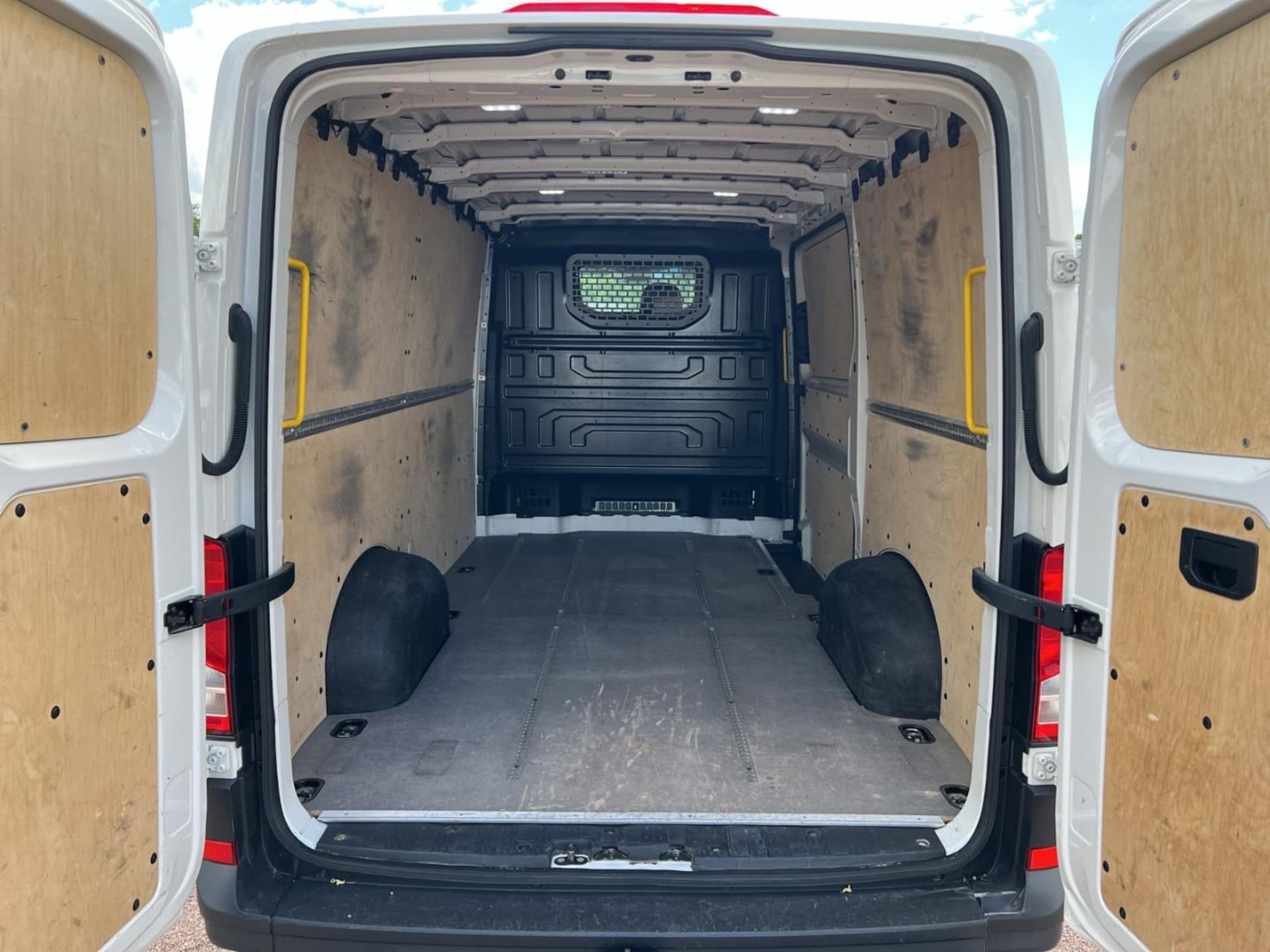 Volkswagen Crafter Kasten mittlerer Radstand