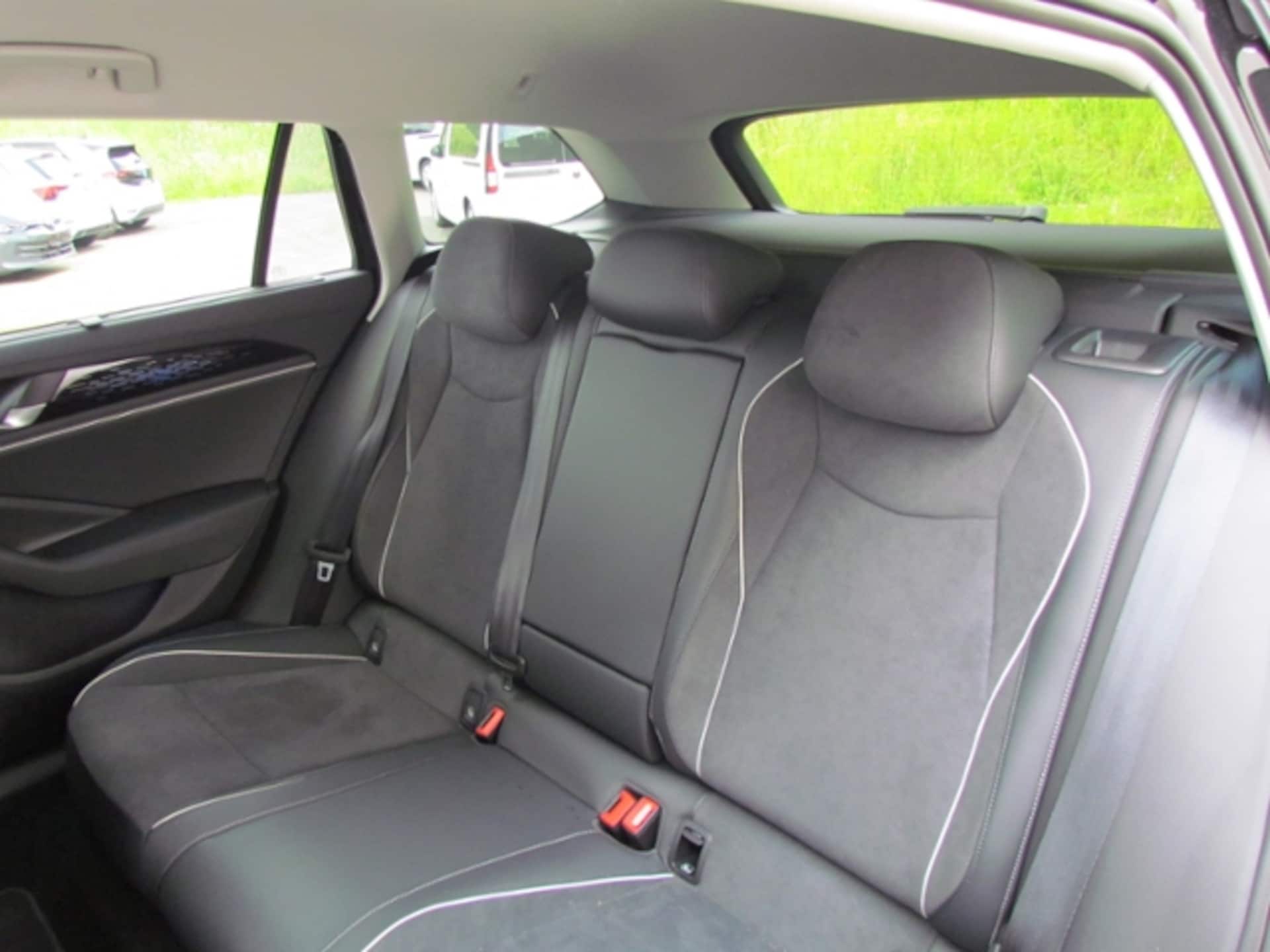 Volkswagen Passat Elegance
