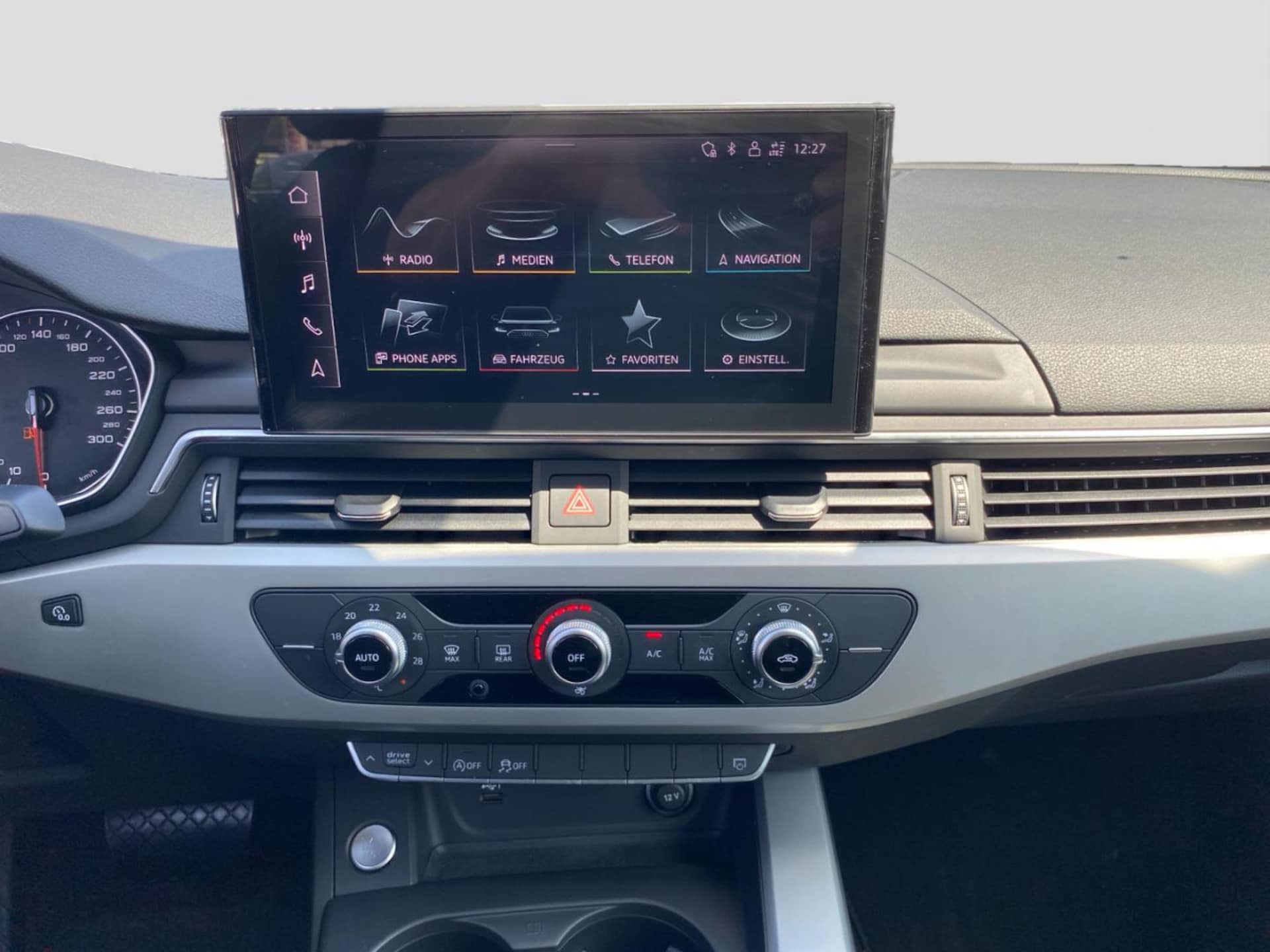 Audi A4 Limousine S line
