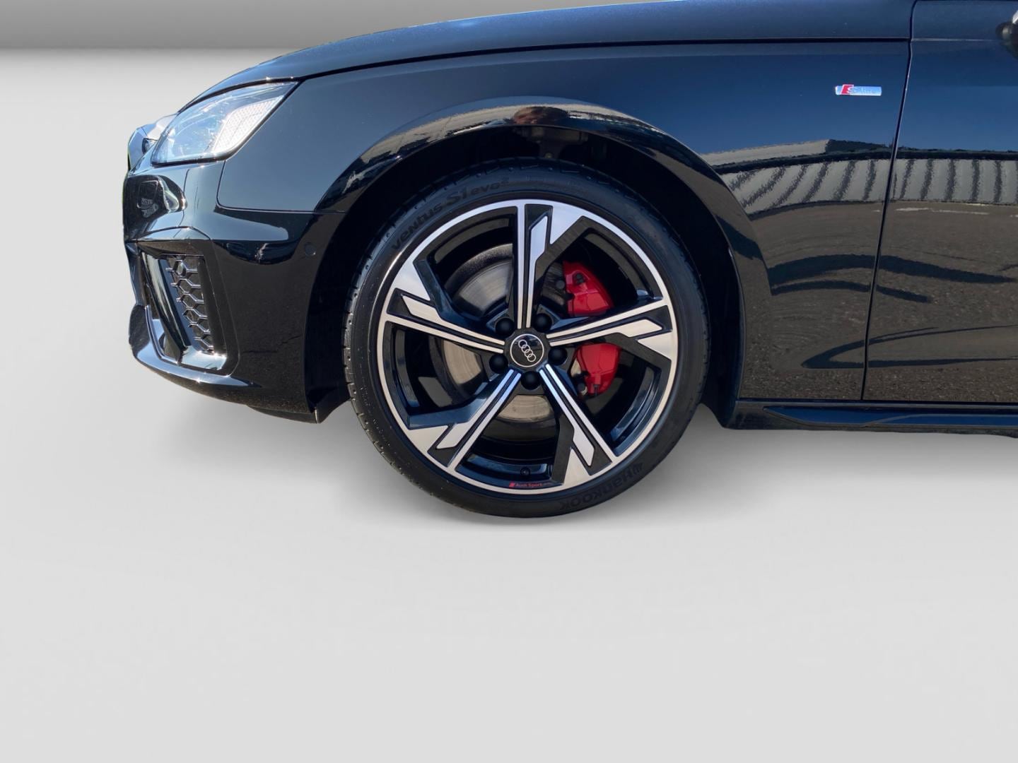 Bild über Audi A4 Avant S line 40 TFSI S tronic - für weitere Informationen kontaktieren Sie den Audi Partner