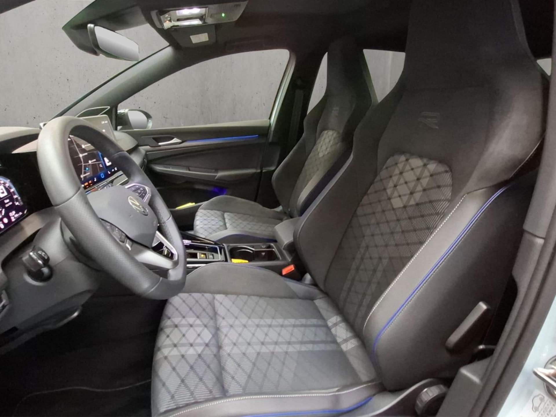 Volkswagen Golf R-Line