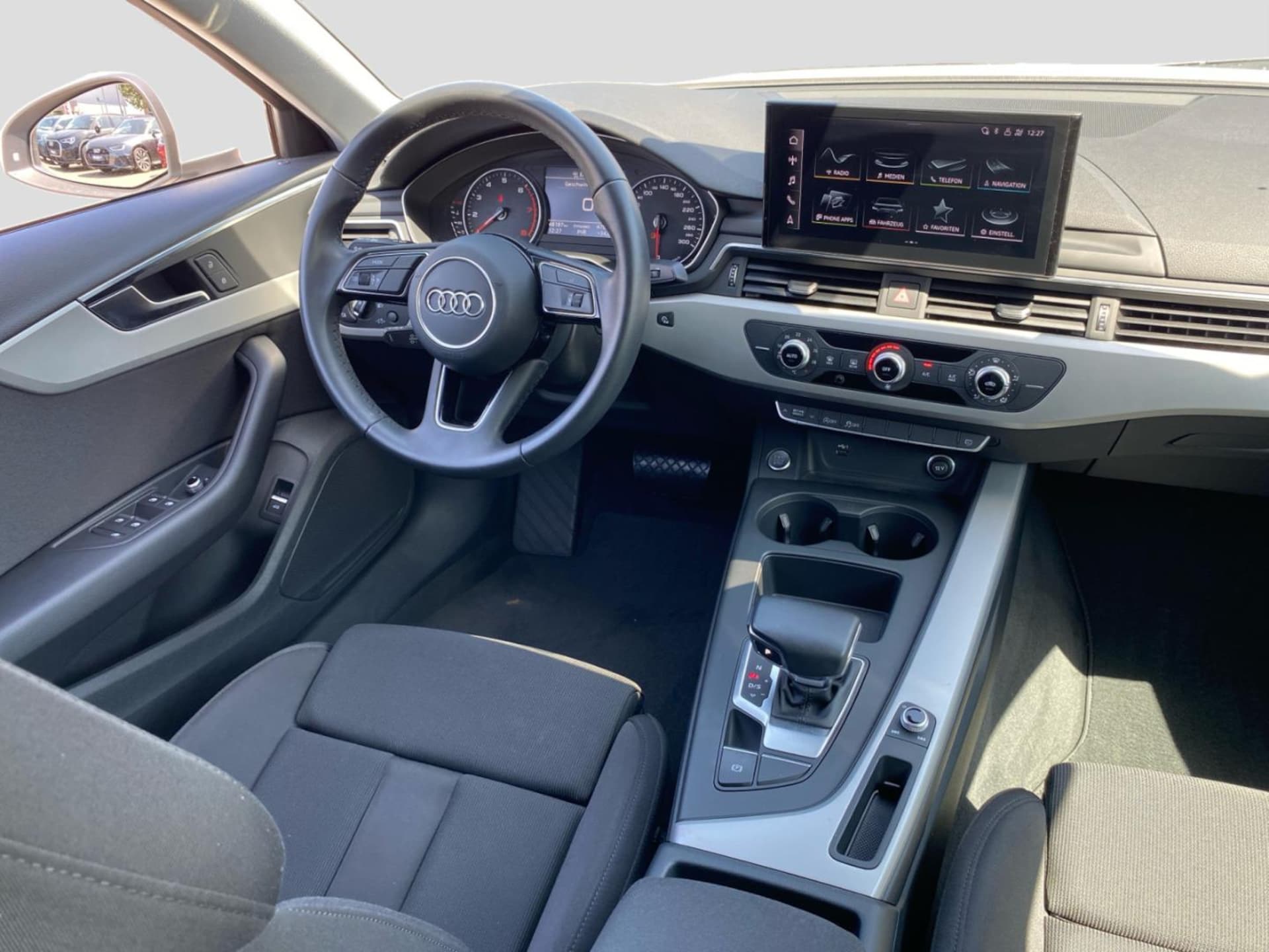 Audi A4 Limousine S line