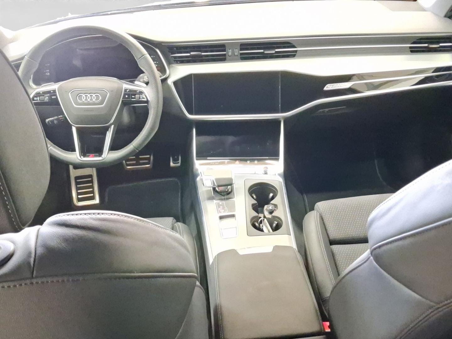 Bild über Audi A6 Avant TFSI e S line 55 TFSI e quattro S tronic - für weitere Informationen kontaktieren Sie den Audi Partner