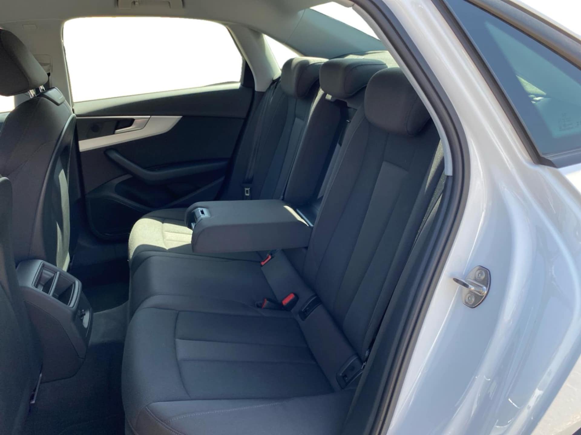 Audi A4 Limousine S line
