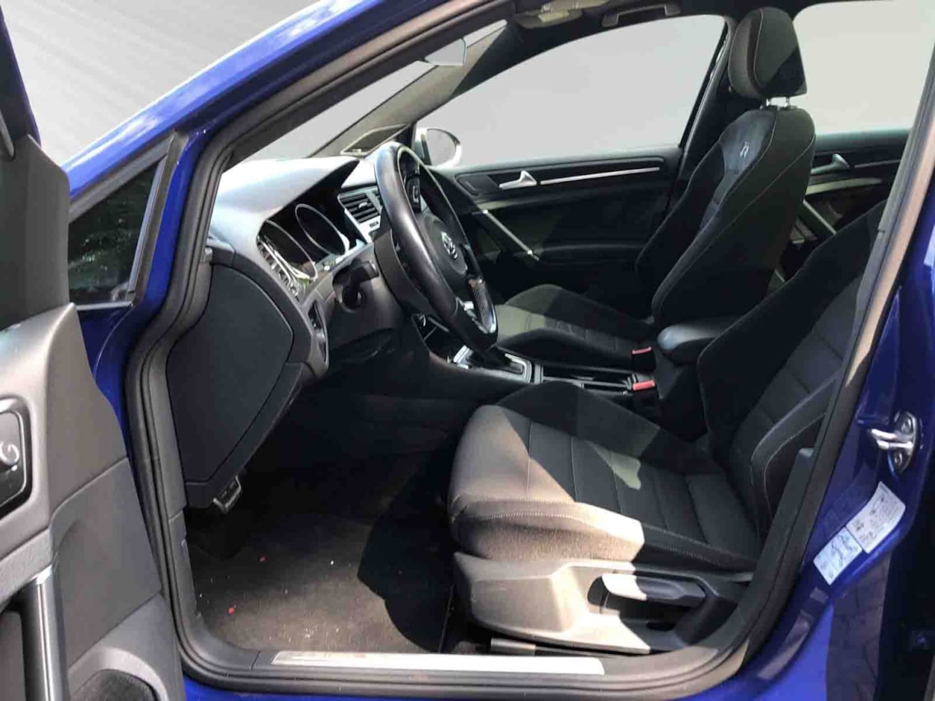 Volkswagen Golf Variant R