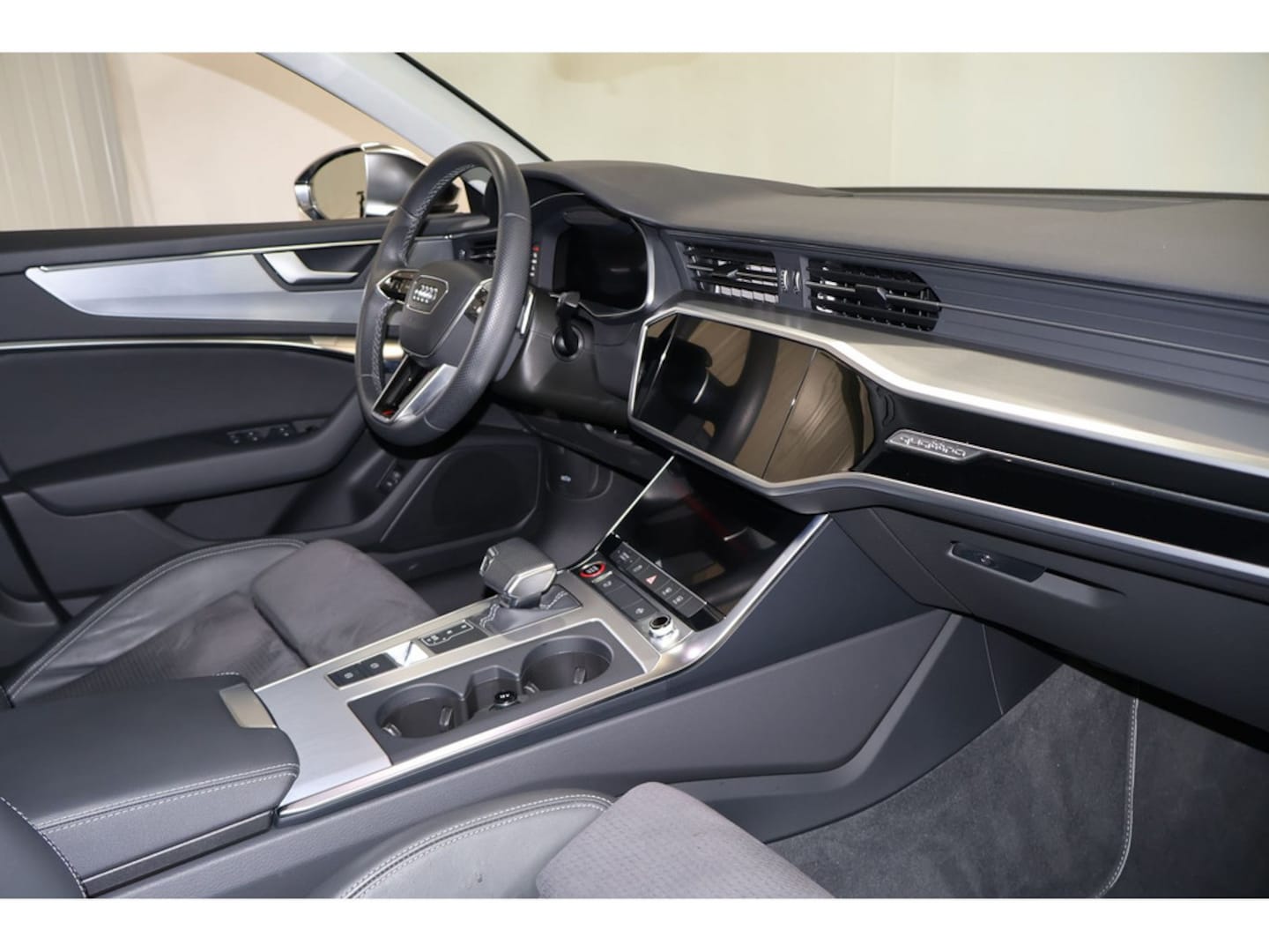 Bild über Audi S6 Limousine TDI quattro tiptronic - für weitere Informationen kontaktieren Sie den Audi Partner