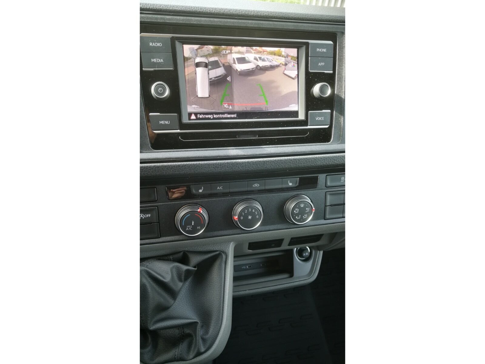 Volkswagen Crafter Kasten mittlerer Radstand – Bild 13