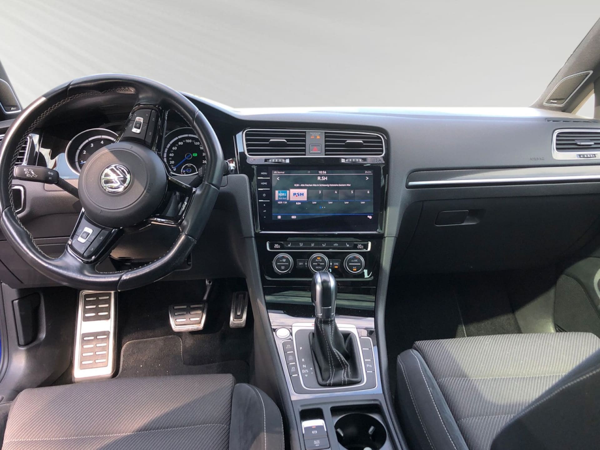 Volkswagen Golf Variant R