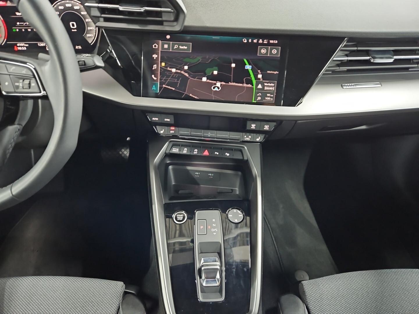 Bild über Audi A3 Sportback advanced 30 TFSI S tronic - für weitere Informationen kontaktieren Sie den Audi Partner