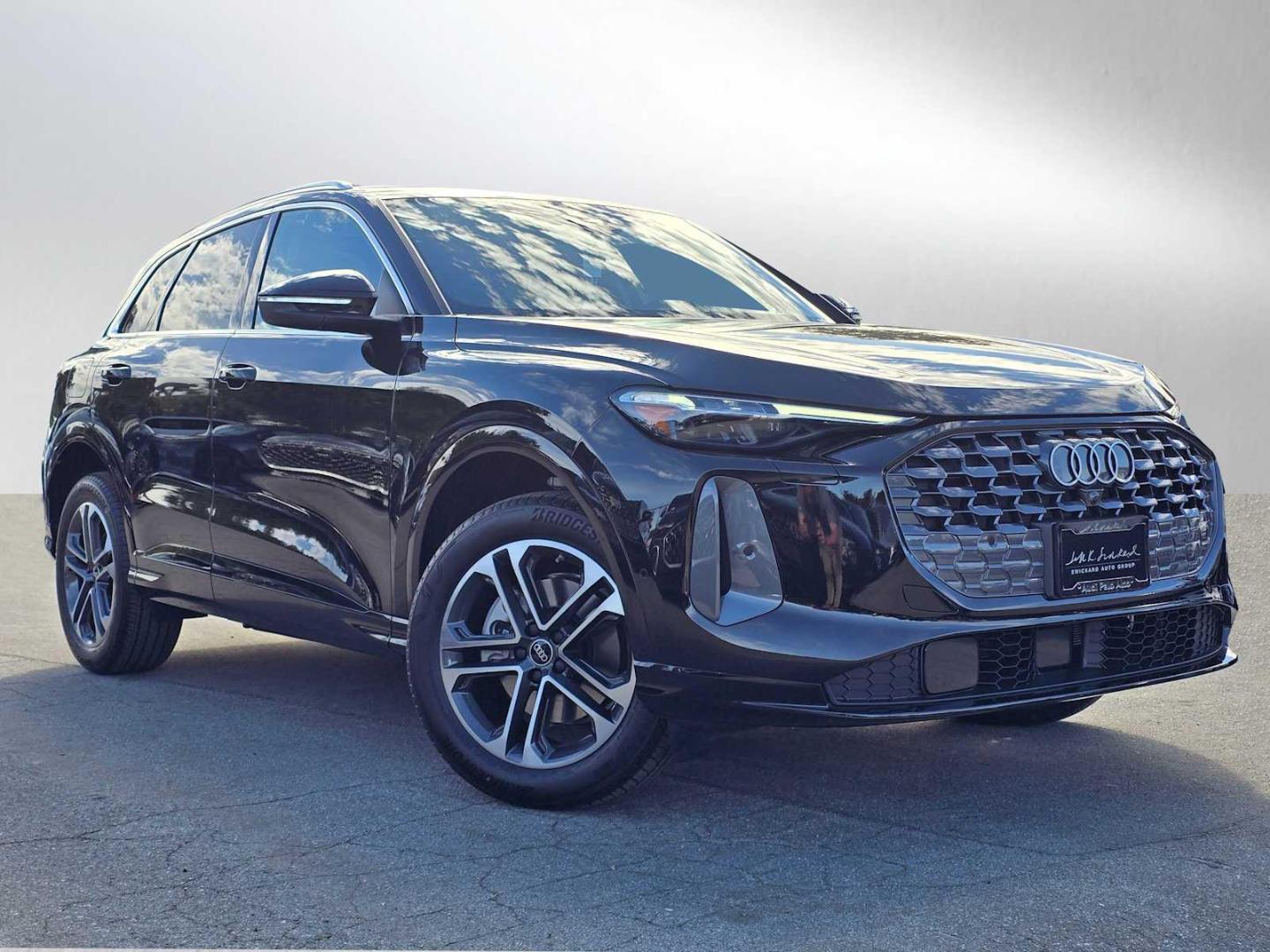 2025 Audi Q5 40 Premium Plus's photo
