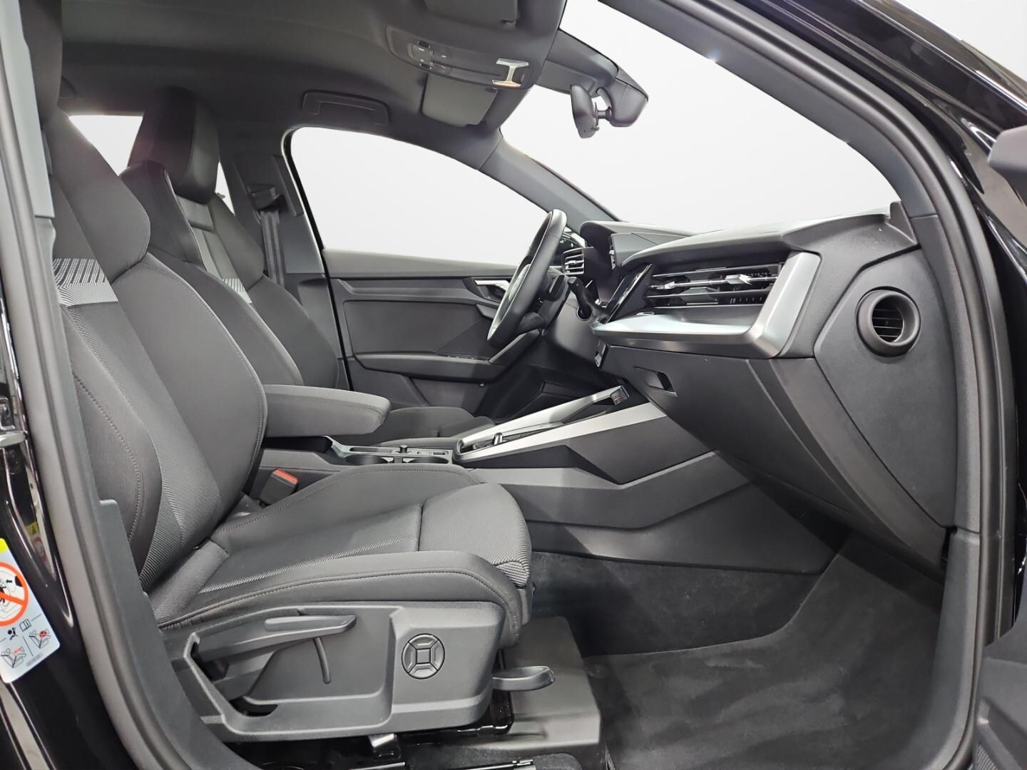 Bild über Audi A3 Sportback advanced 30 TFSI S tronic - für weitere Informationen kontaktieren Sie den Audi Partner