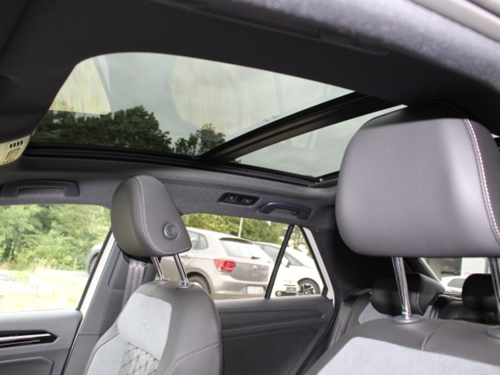 Volkswagen T-Roc – Bild 12
