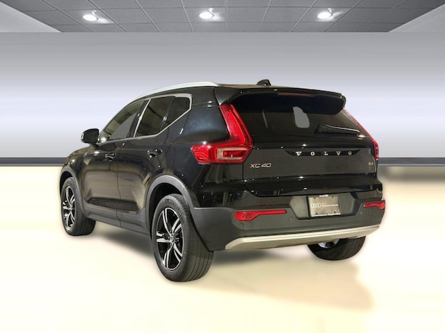 2023 Volvo XC40