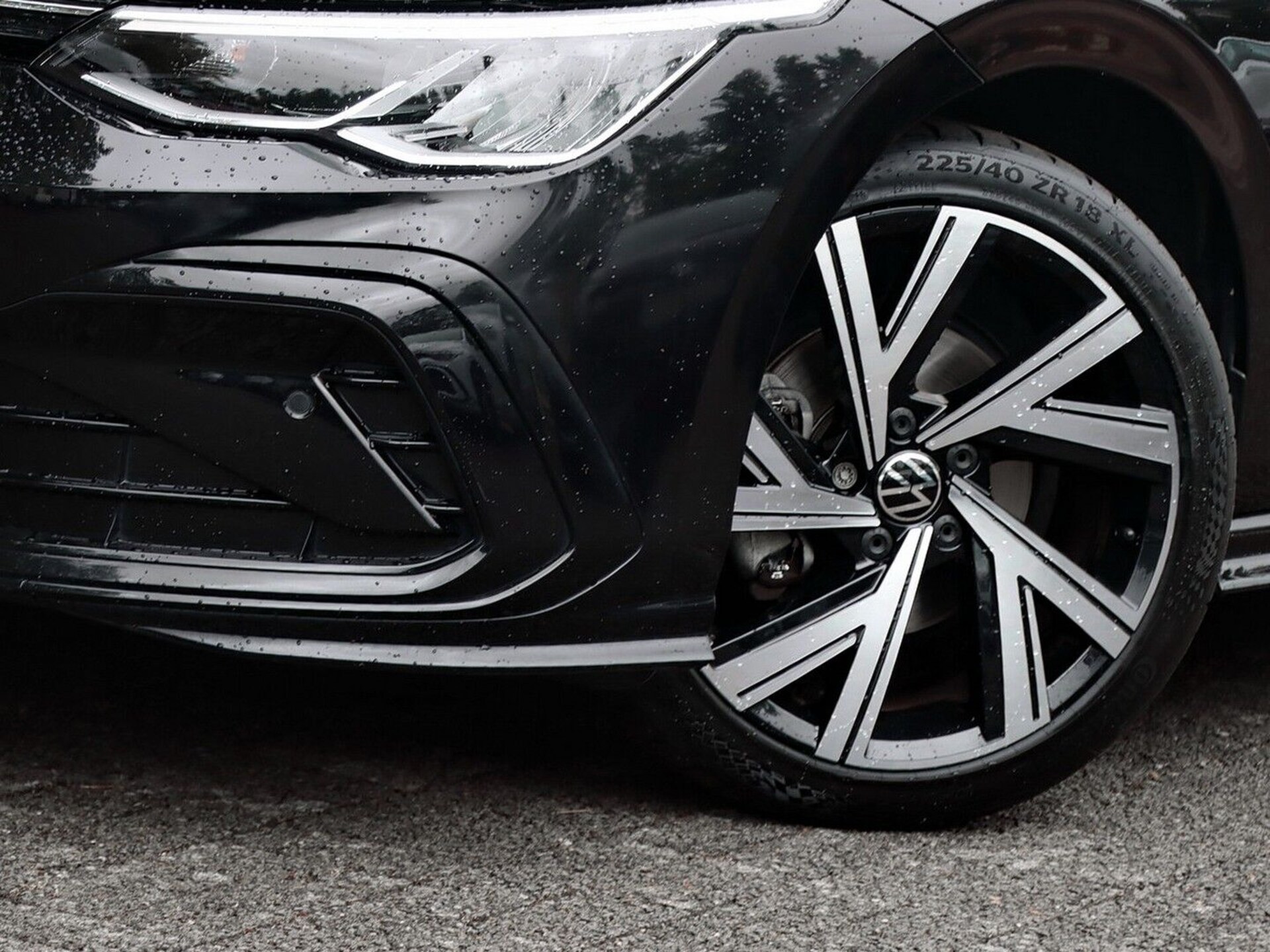Volkswagen Golf R-Line