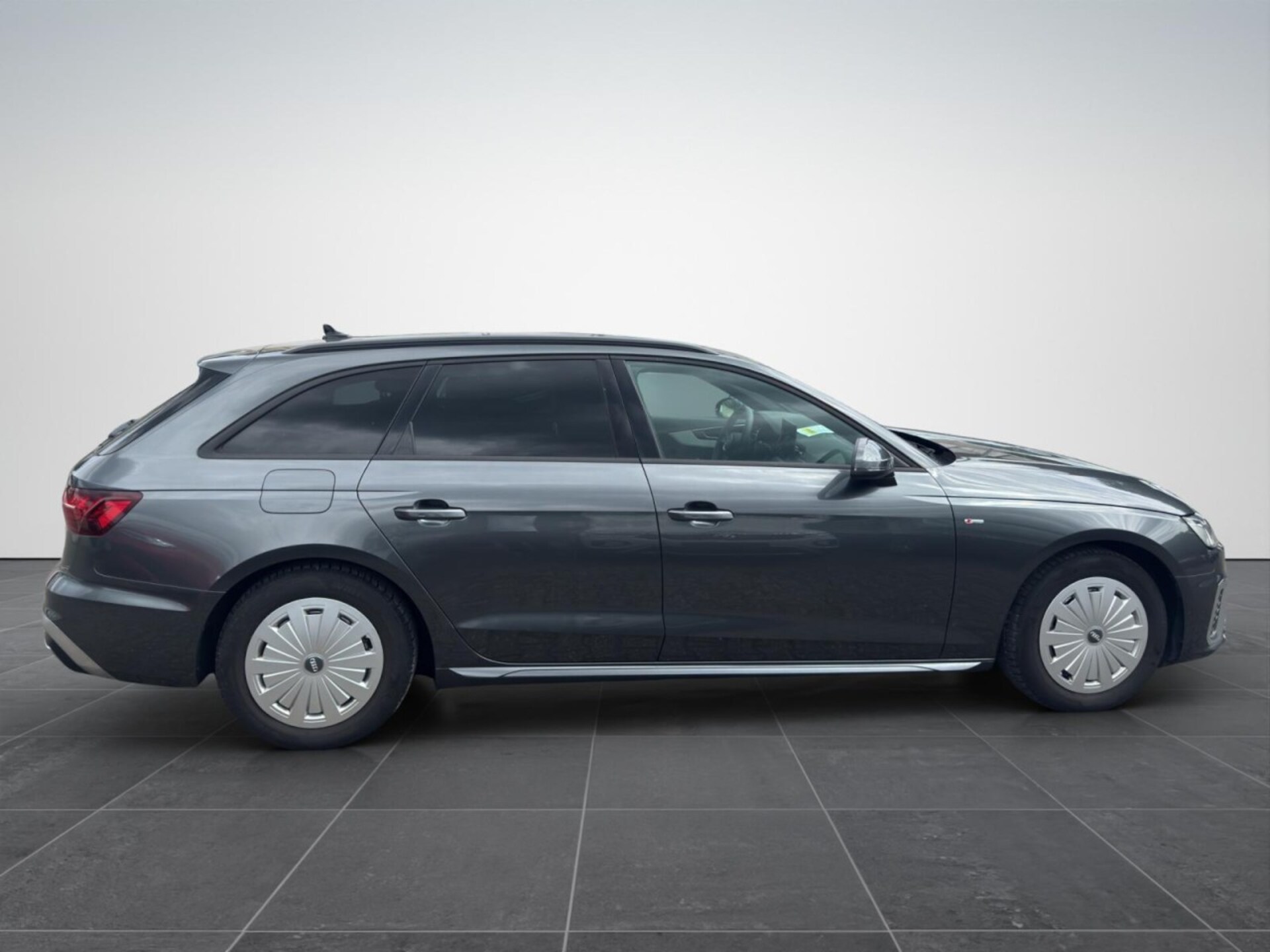 Audi A4 Avant S line
