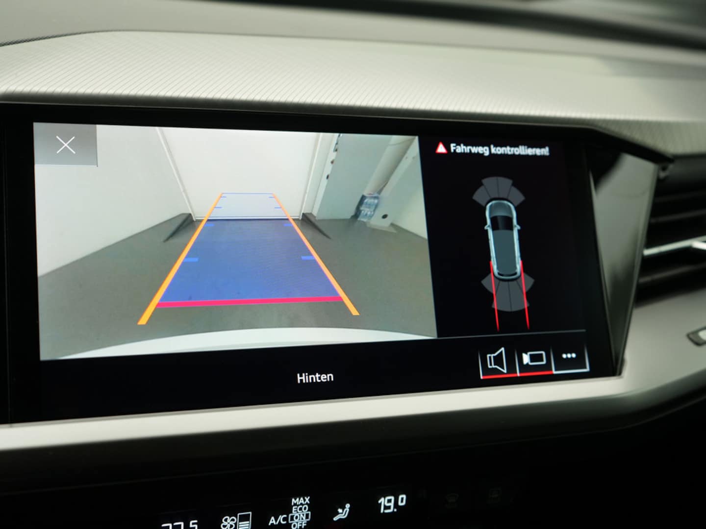 Bild über Audi Q4 e-tron 40 e-tron 150 kW - für weitere Informationen kontaktieren Sie den Audi Partner