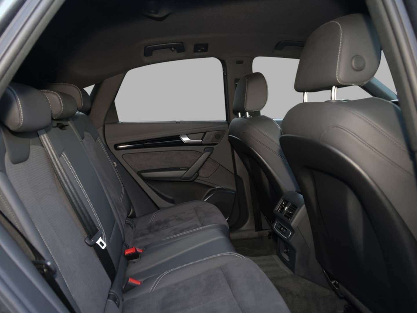 Bild über Audi Q5 Sportback 40 TDI quattro S tronic - für weitere Informationen kontaktieren Sie den Audi Partner