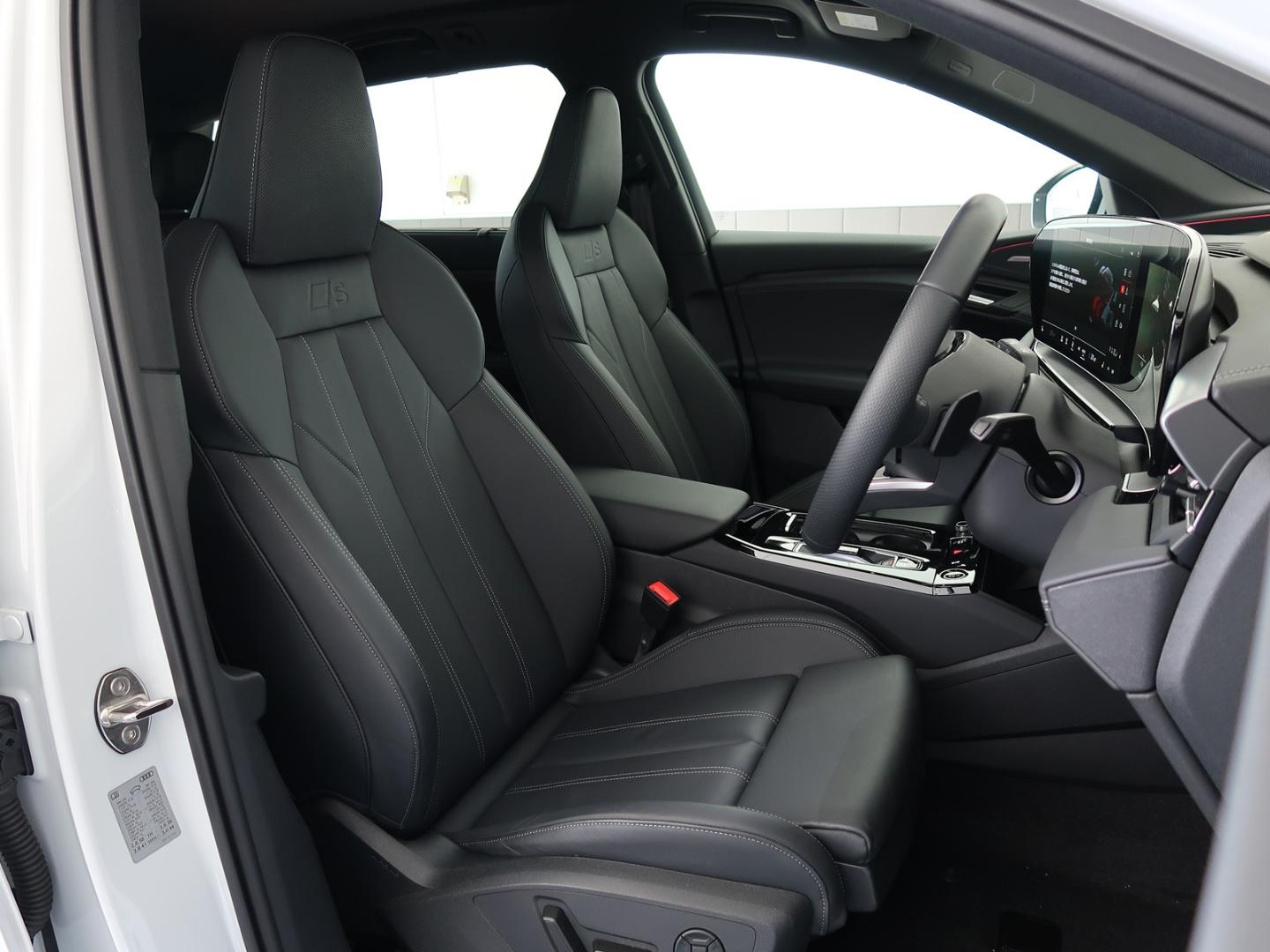 Audi Q6 SUV e-tron quattro advanced for more details contact your dealer