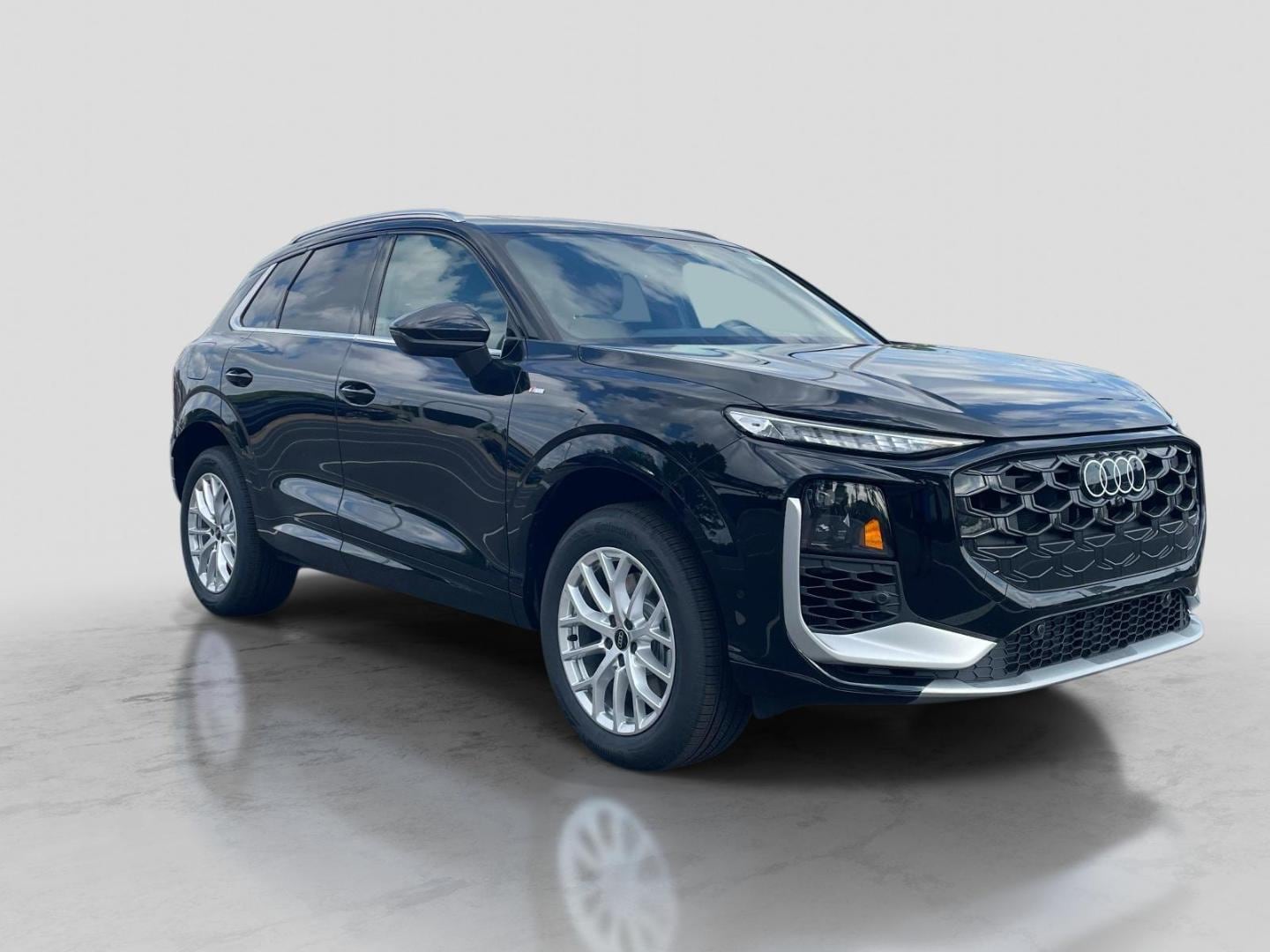 2026 Audi Q3 S line quattro's photo