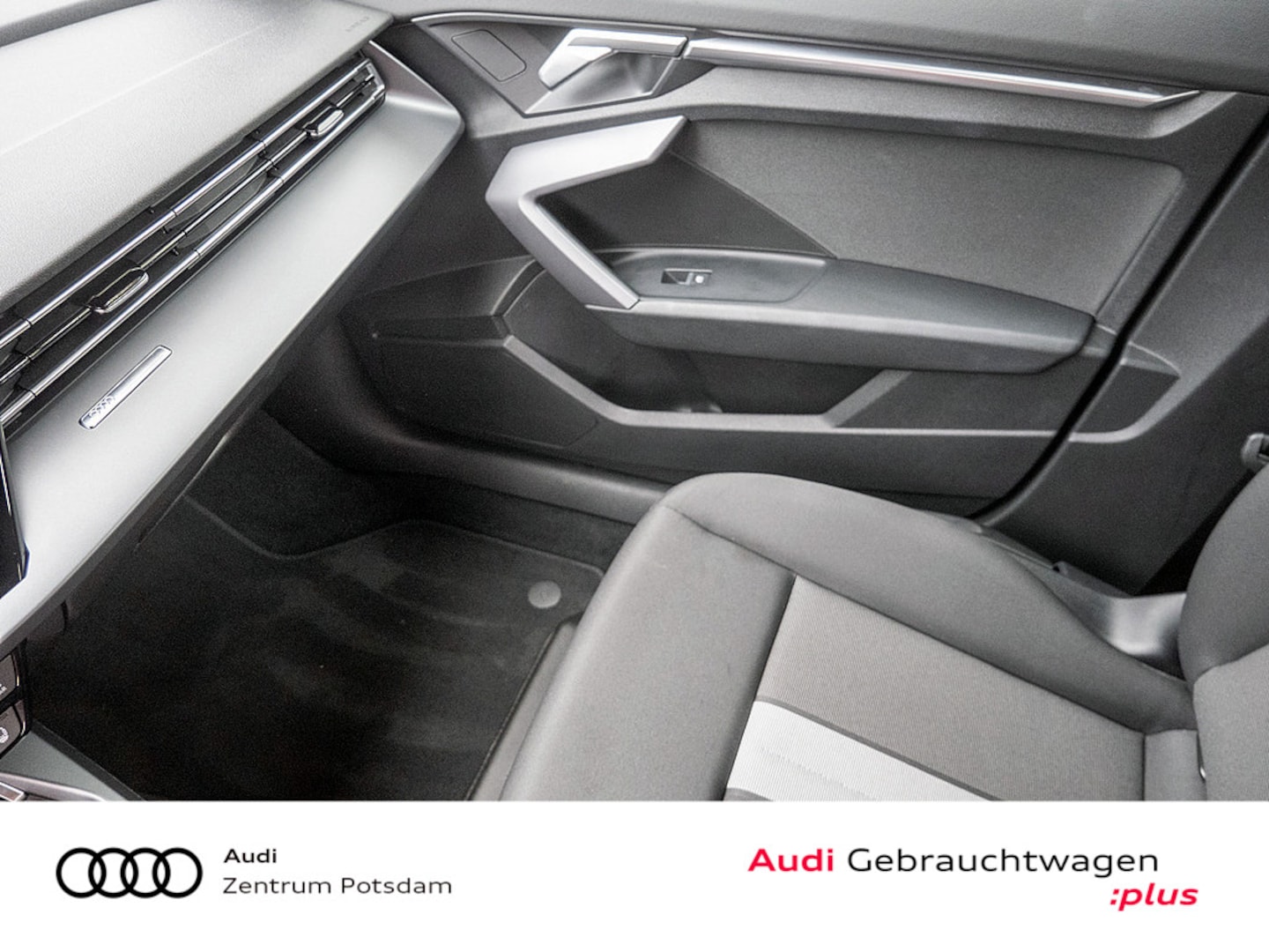Bild über Audi A3 Limousine 30 TFSI S tronic - für weitere Informationen kontaktieren Sie den Audi Partner