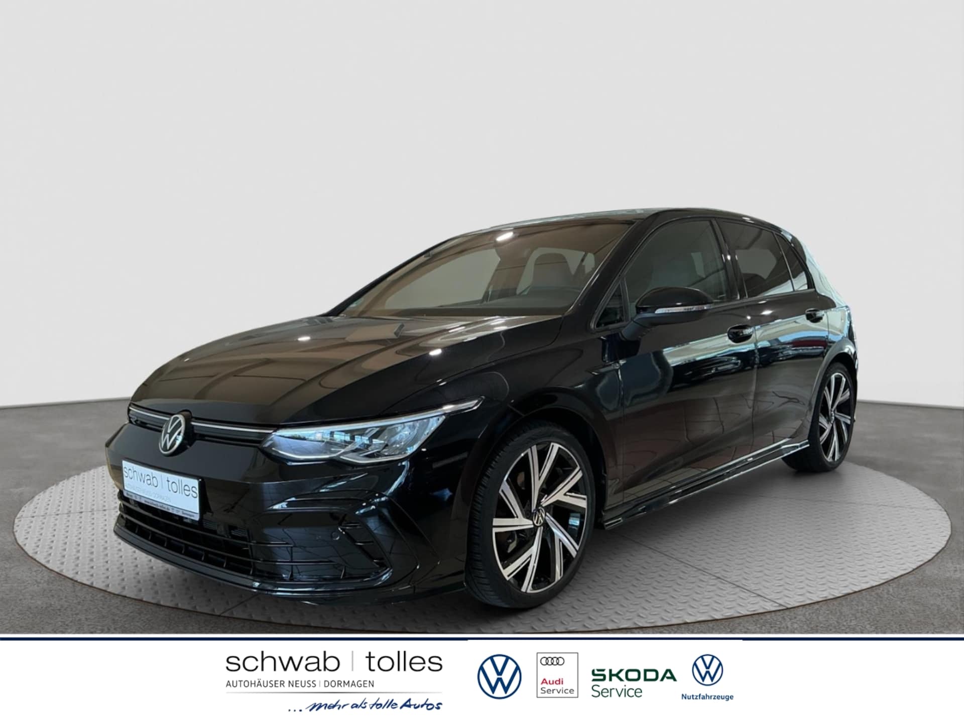 Volkswagen Golf — Volkswagen Golf VIII 1.5 eTSI 7-DSG R-line ACC AHK AppConnect