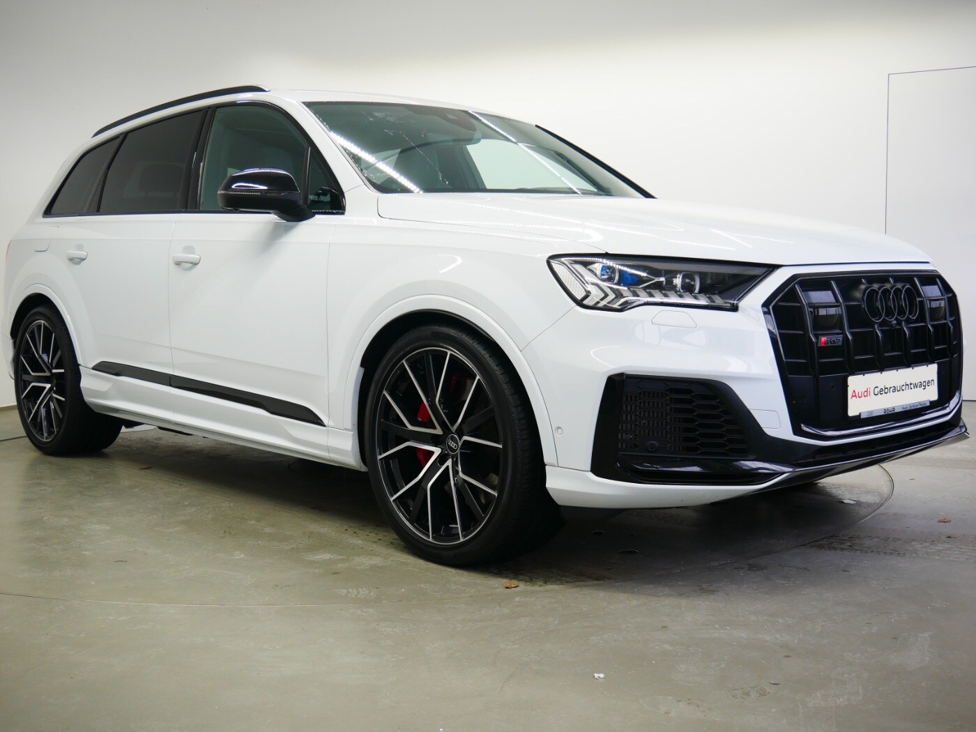 Image about Audi SQ7 TFSI quattro tiptronic