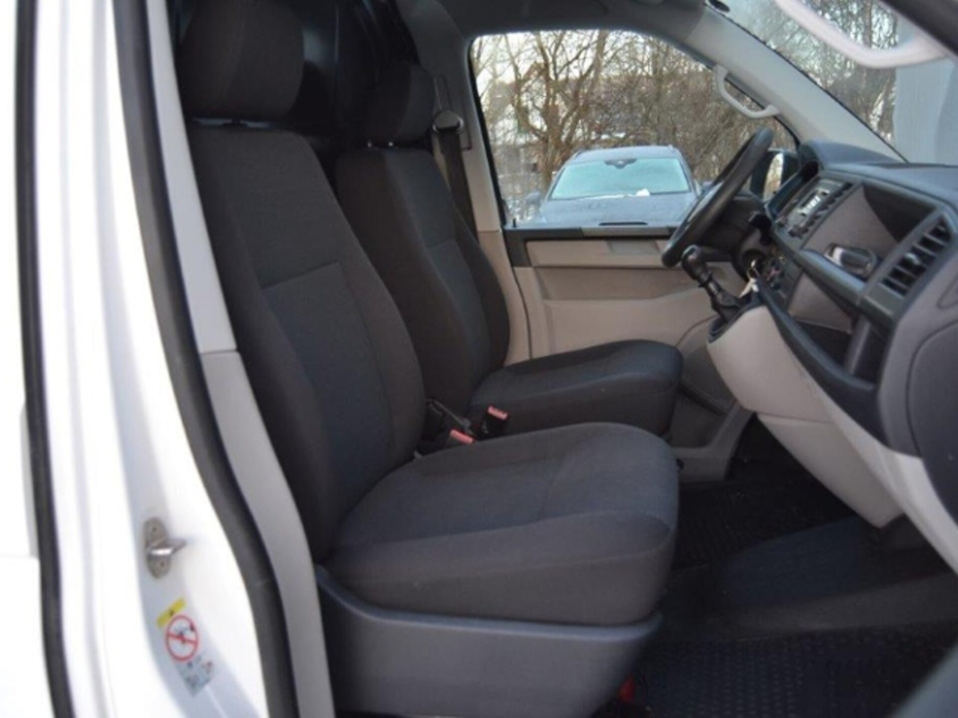 Volkswagen T6 Transporter Kasten kurzer Radstand