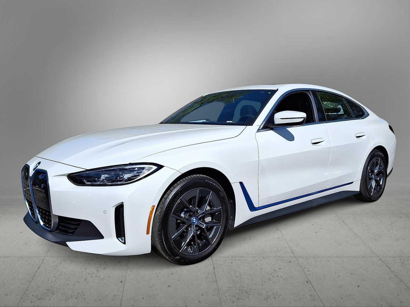 2023 BMW i4 eDrive35's photo