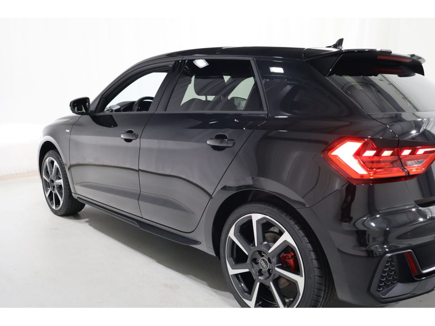 Bild über Audi A1 Sportback S line 35 TFSI S tronic - für weitere Informationen kontaktieren Sie den Audi Partner