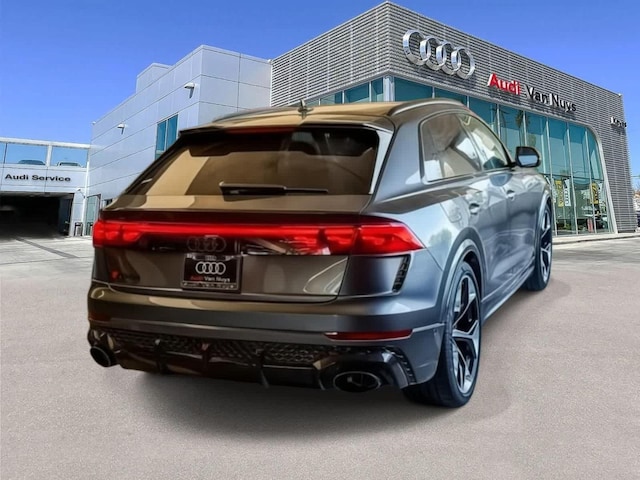 2026 Audi RS Q8 SUV performance