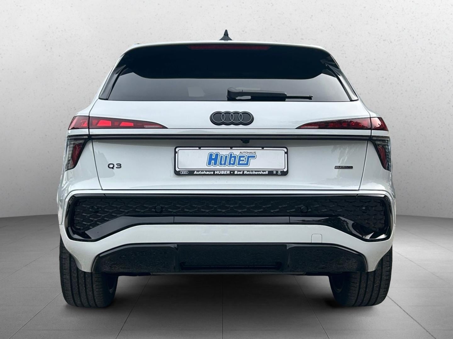 Bild über Audi Q3 SUV TFSI quattro 195 kW S tronic - für weitere Informationen kontaktieren Sie den Audi Partner