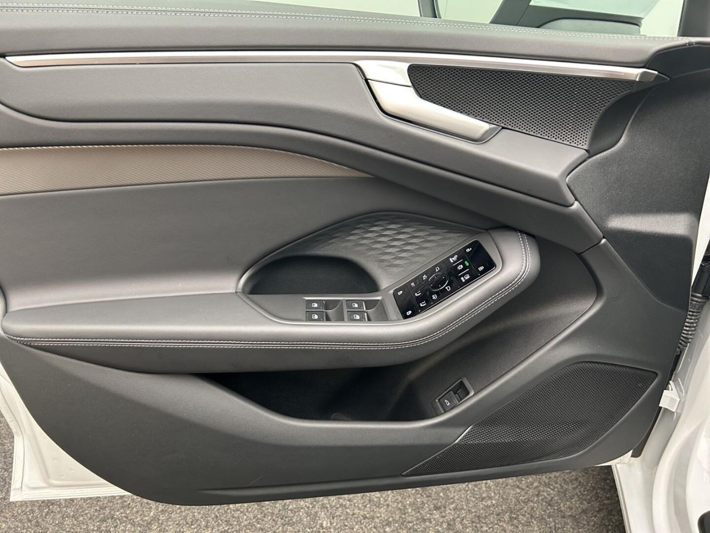 Bild über Audi A6 Avant TDI 150 kW S tronic - für weitere Informationen kontaktieren Sie den Audi Partner