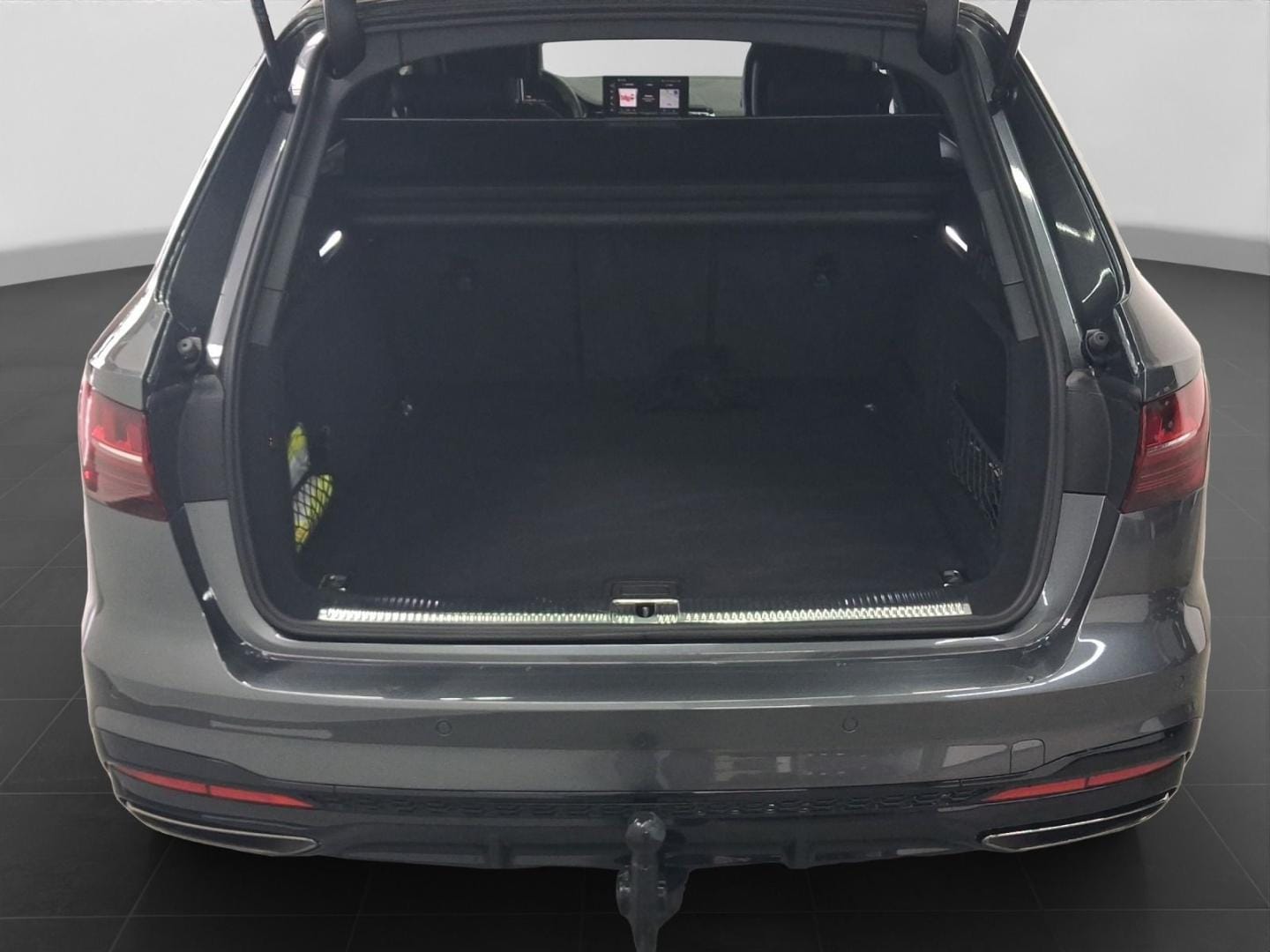 Bild über Audi A4 Avant S line 40 TFSI quattro S tronic - für weitere Informationen kontaktieren Sie den Audi Partner