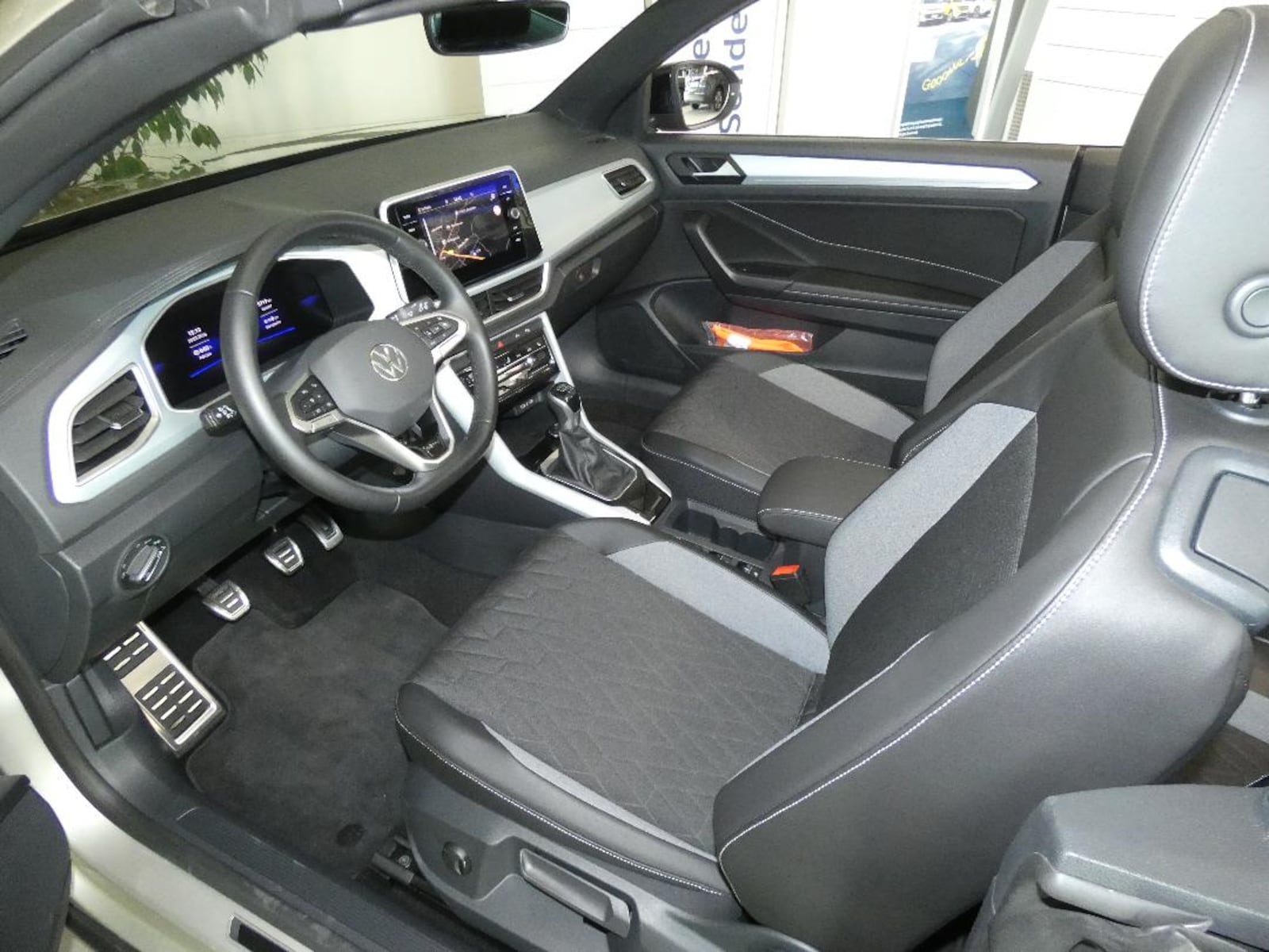 Volkswagen T-Roc Cabriolet – Bild 9