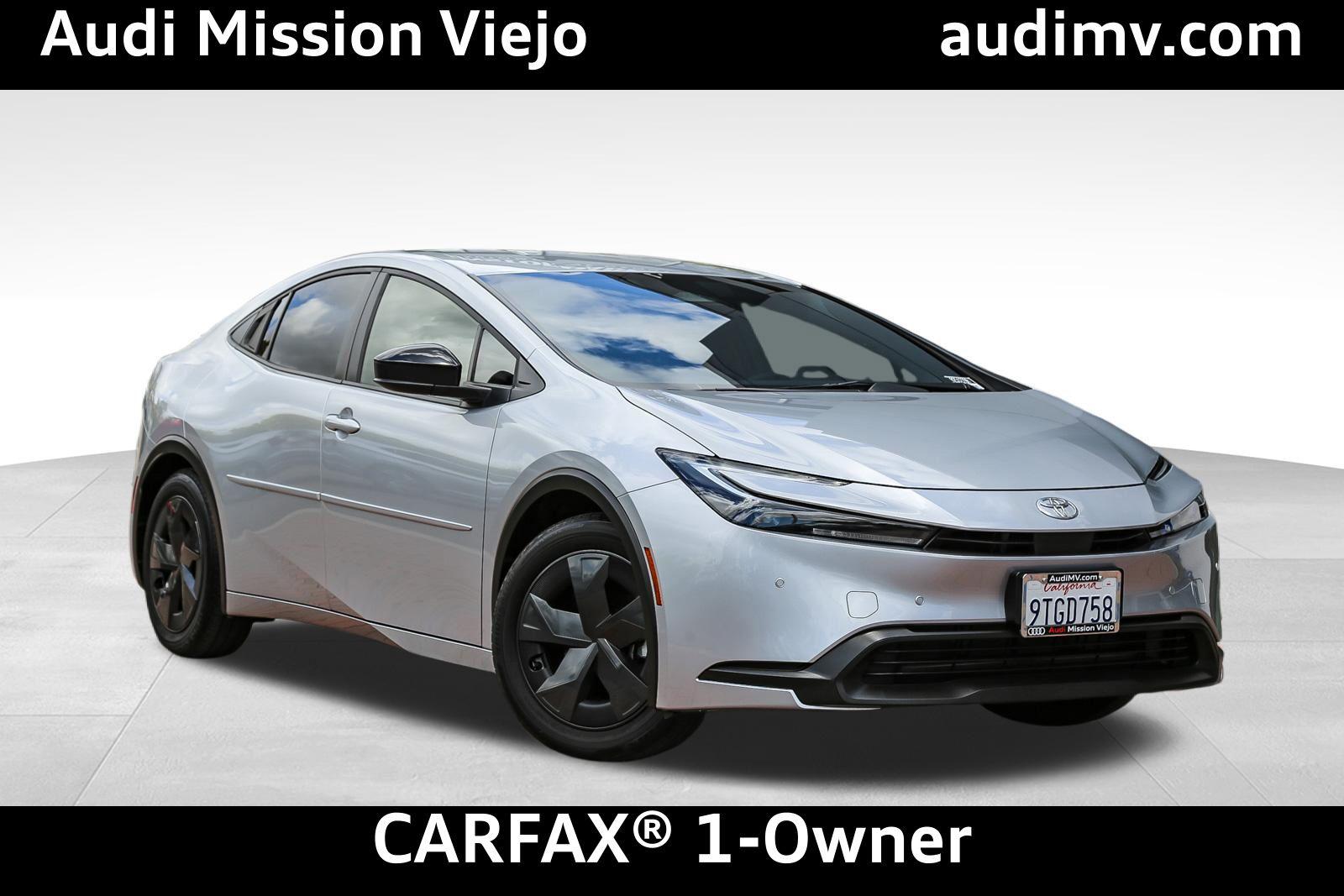 2025 Toyota Prius LE FWD's photo