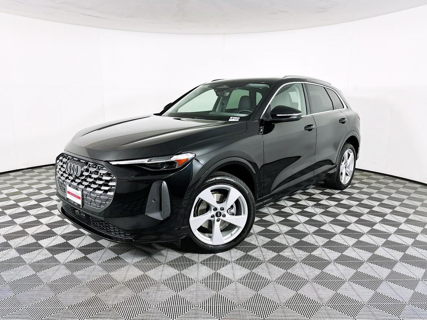 2025 Audi Q5 40 Premium Plus's photo