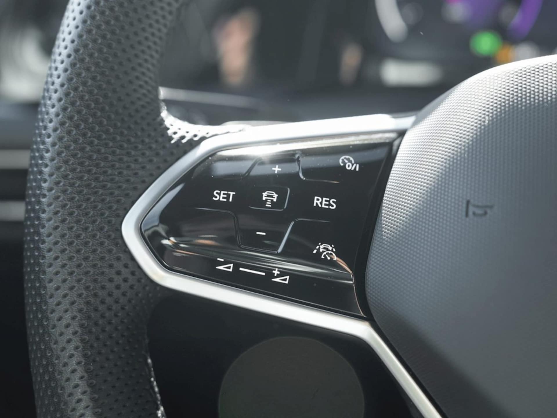 Volkswagen Golf R-Line
