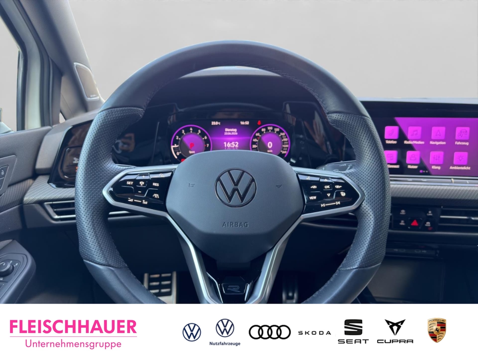 Volkswagen Golf R-Line