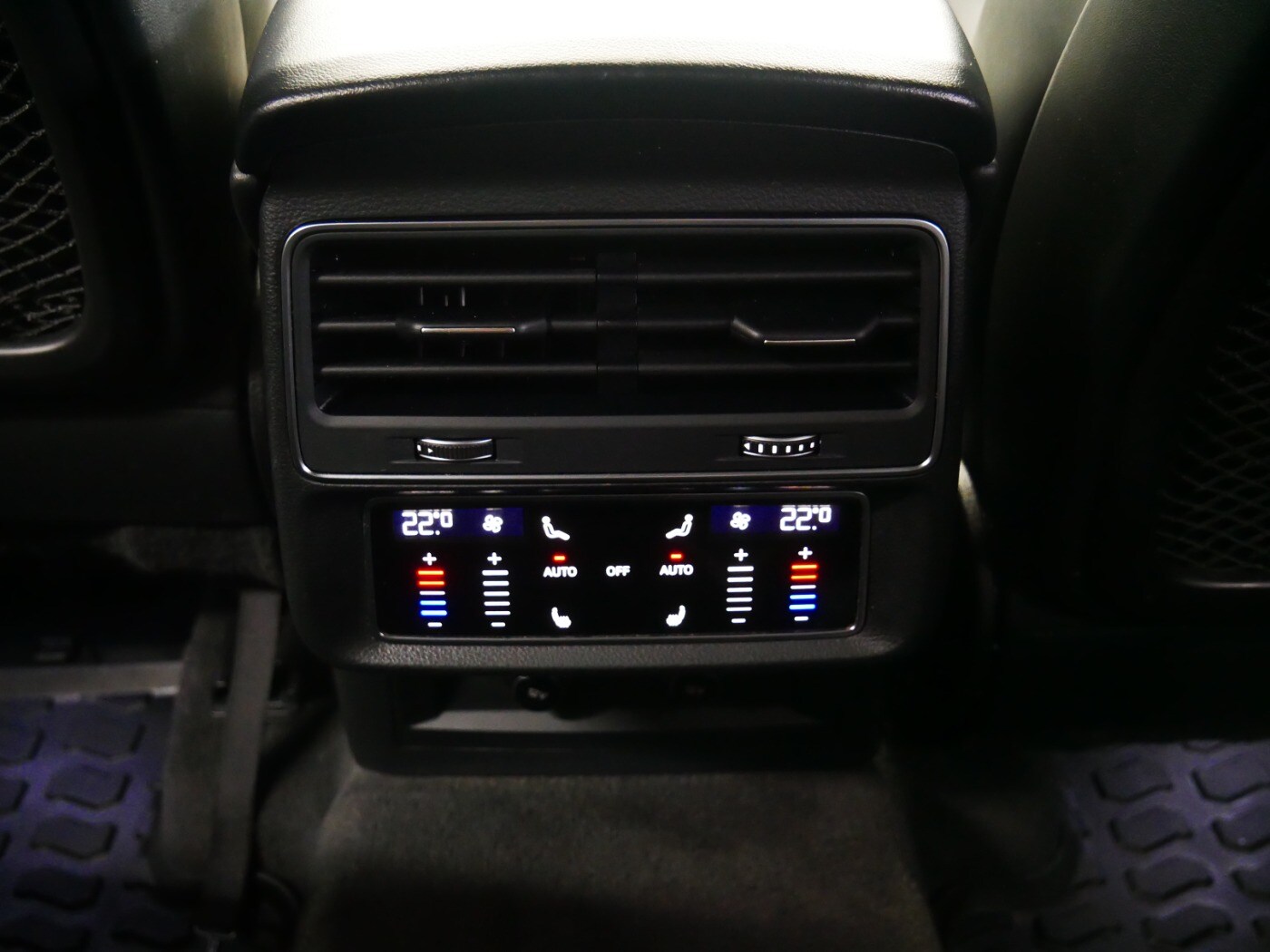 Image about Audi SQ7 TFSI quattro tiptronic