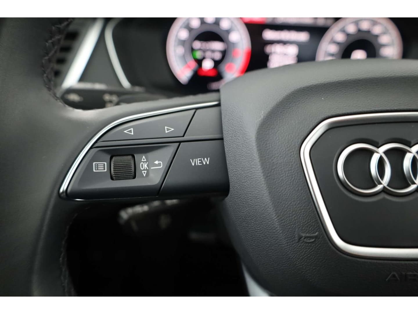 Bild über Audi Q5 45 TFSI quattro S tronic - für weitere Informationen kontaktieren Sie den Audi Partner