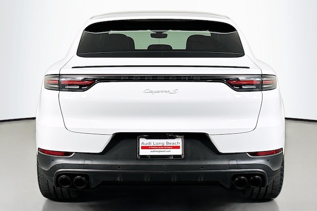 2022 Porsche Cayenne Hybrid