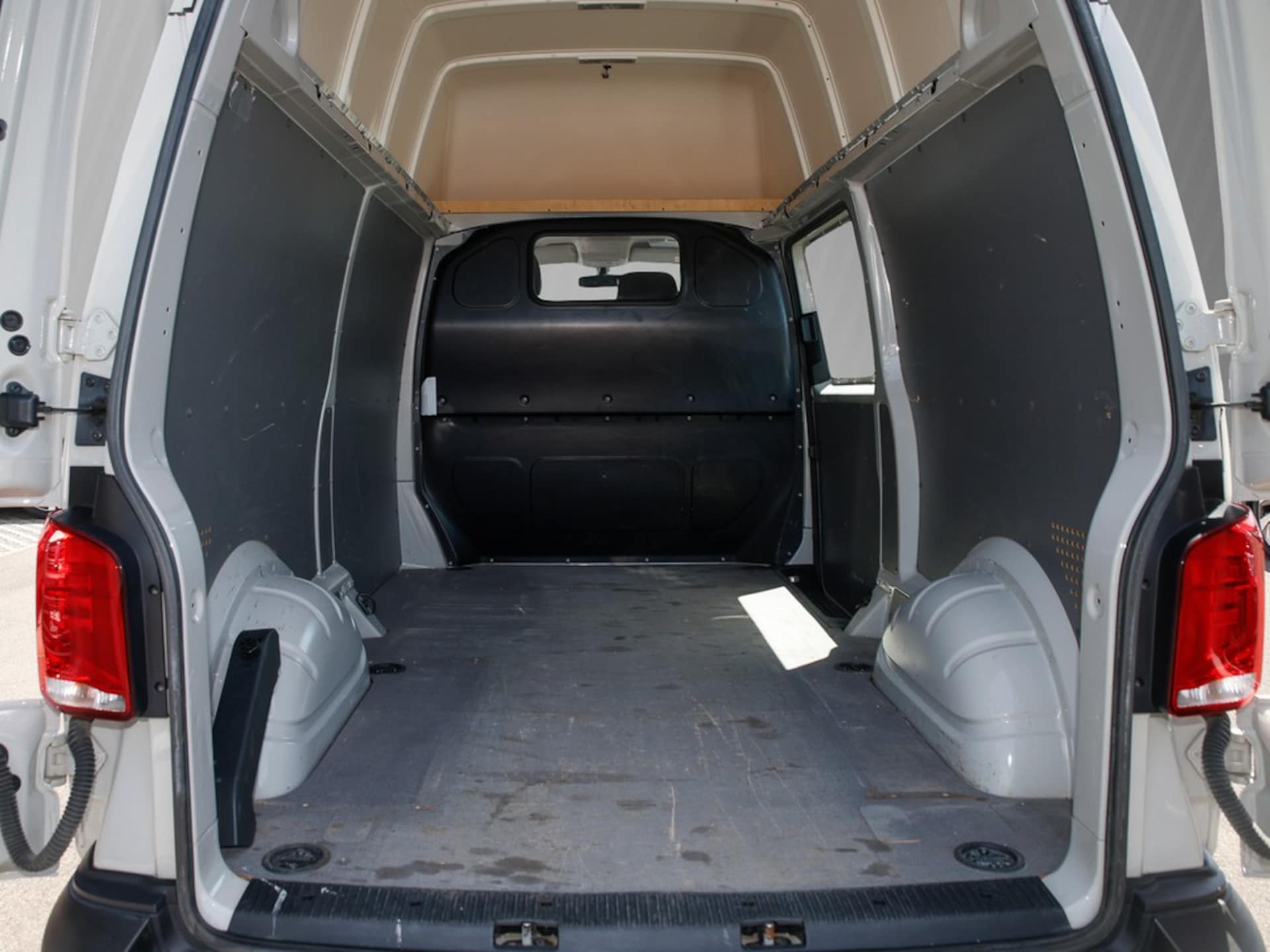 Volkswagen T6.1 Transporter Kasten langer Radstand