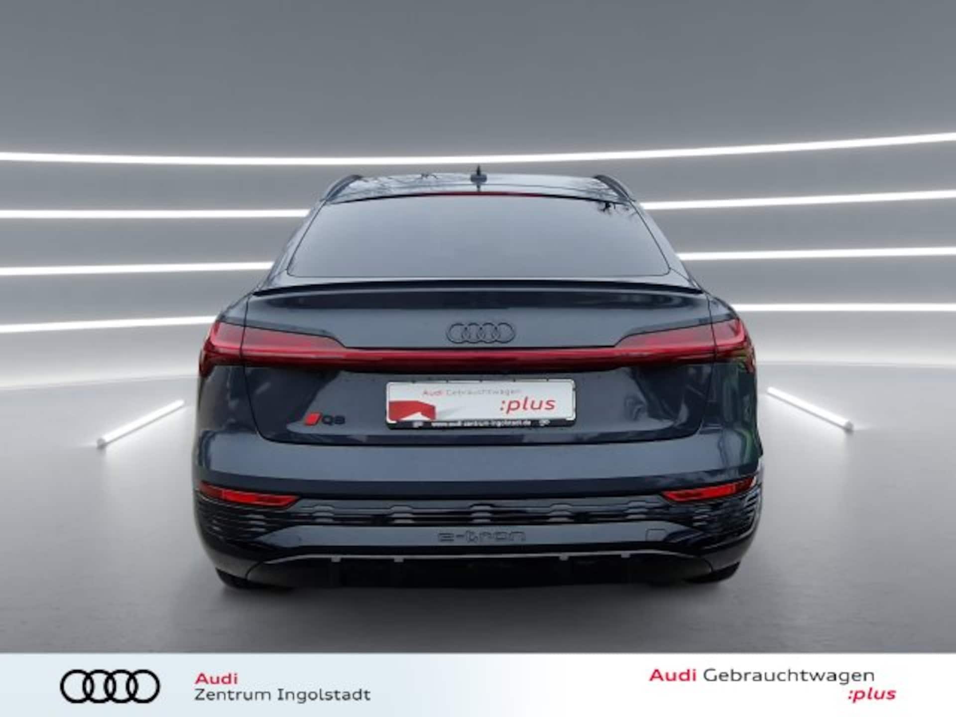 Audi Q8 Sportback e-tron S line