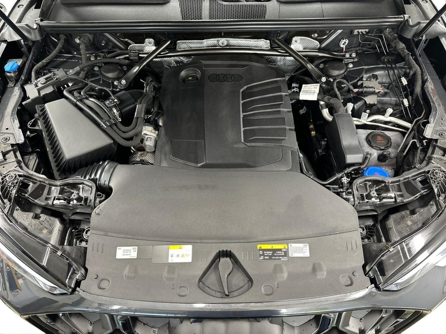 Bild über Audi Q5 SUV TDI quattro 150 kW S tronic - für weitere Informationen kontaktieren Sie den Audi Partner