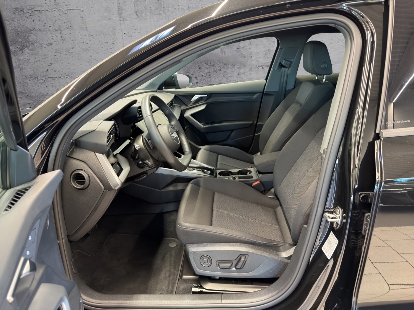 Bild über Audi A3 Sportback advanced 30 TFSI S tronic - für weitere Informationen kontaktieren Sie den Audi Partner