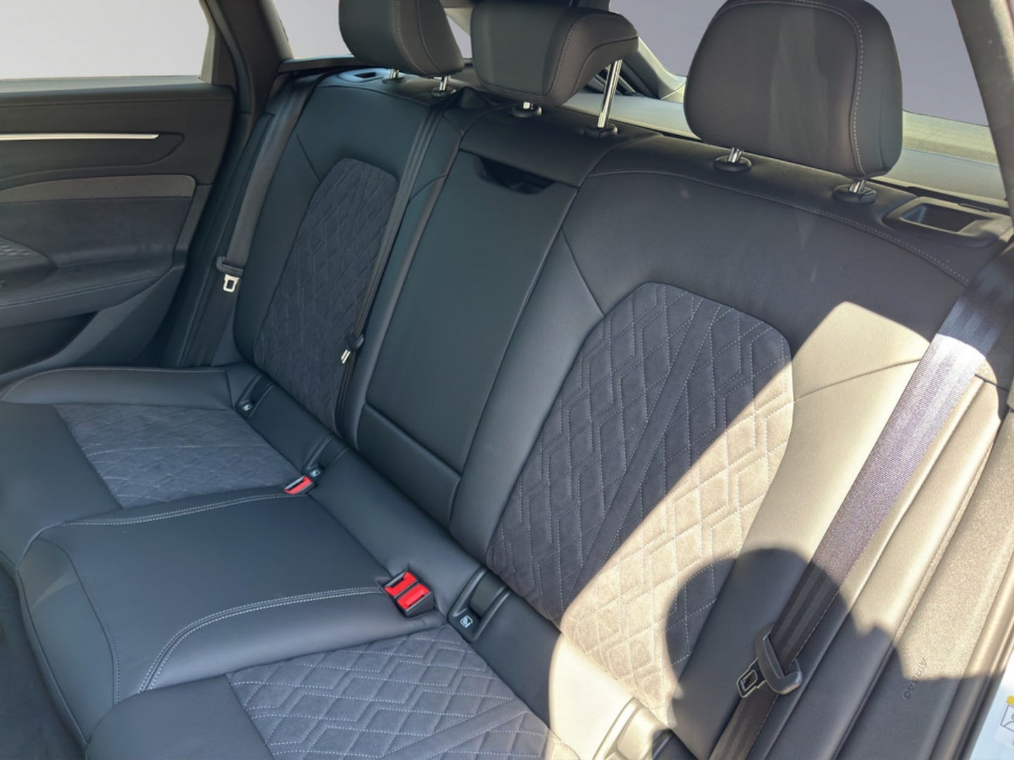 Bild über Audi A6 Avant edition one TDI quattro 150 kW S tronic - für weitere Informationen kontaktieren Sie den Audi Partner