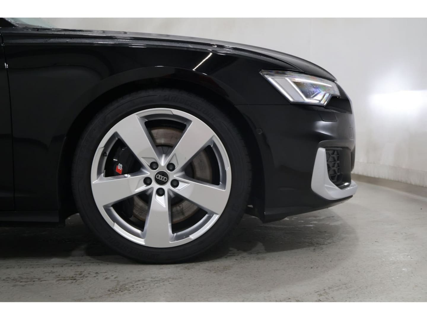 Bild über Audi S6 Avant TDI quattro tiptronic - für weitere Informationen kontaktieren Sie den Audi Partner